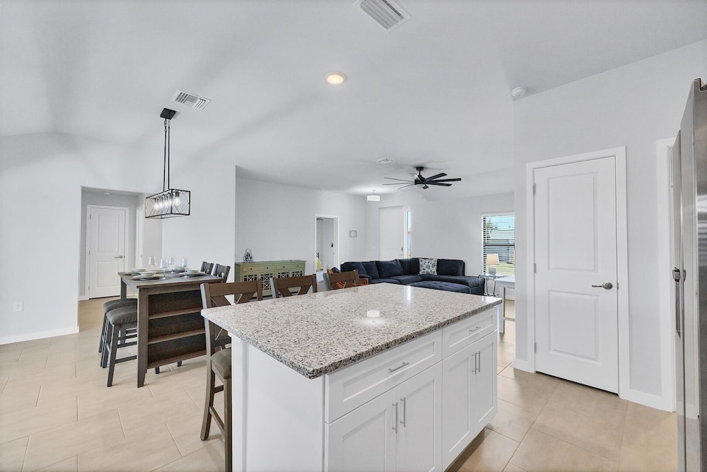 Punta Gorda 4-Bedroom Private Pool Home on Canal 4 Home