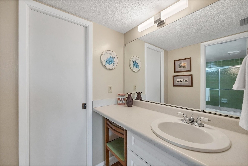 Anchorage Resort 3rd Floor 2 Bedroom Condo South/West Balconies 2 Condo