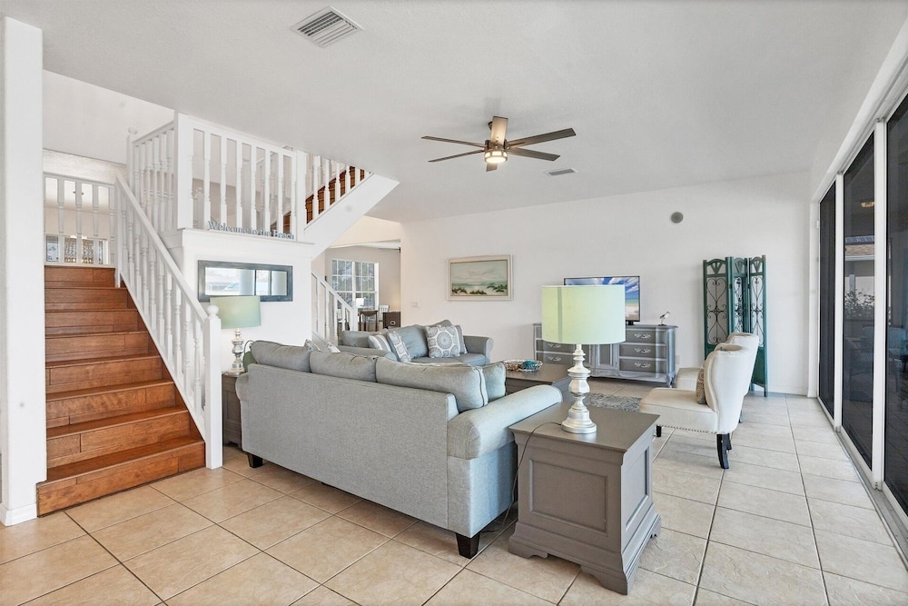 Port Charlotte 4 Bedroom Pool Vacation Home on Canal 4 Home