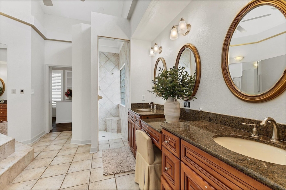 Punta Gorda Isles 4-Bedroom Private Pool Home on Canal 4 Home