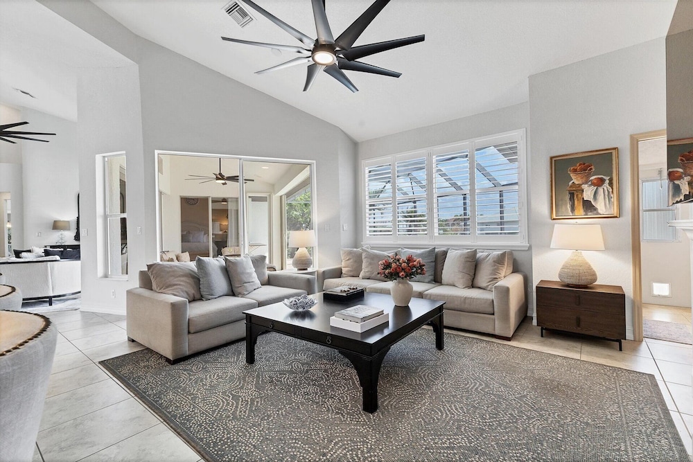 1217 Spoonbill Drive