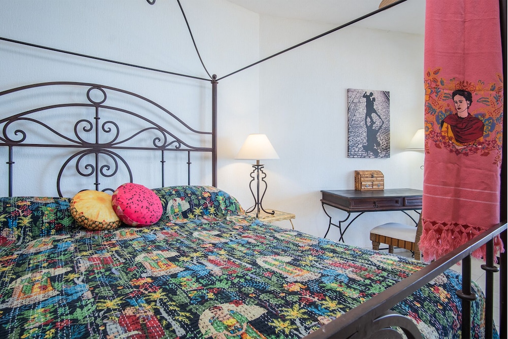 Casa Frida Massive Condo Sleeps up to 12!