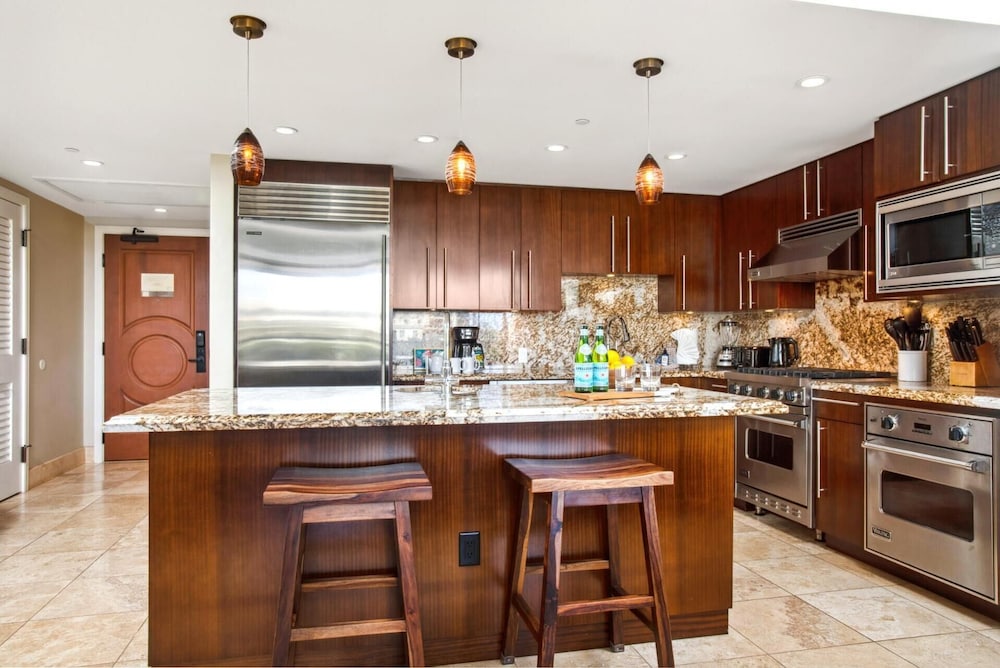 Honua Kai Hokulani 2 Free Rental Cars KBM Resorts Most Stunning Views 2 Units, 5 Bedrooms Ml-1901