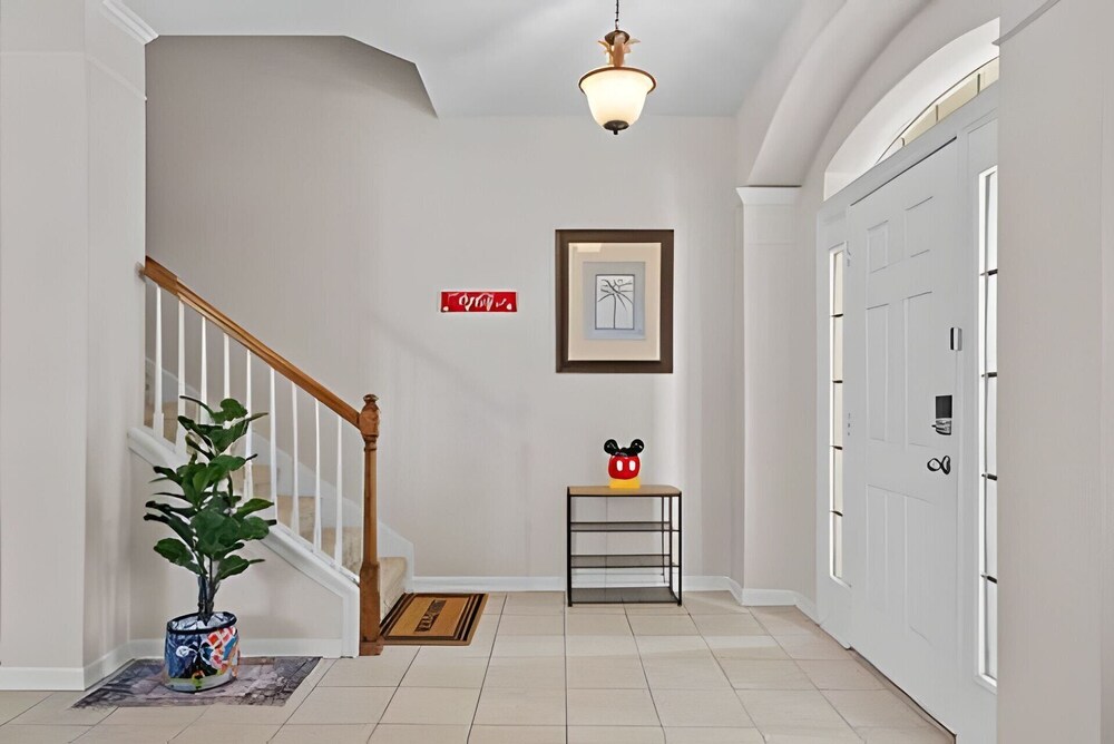 Windsor Hills 5BR 5min to Disney + Pool