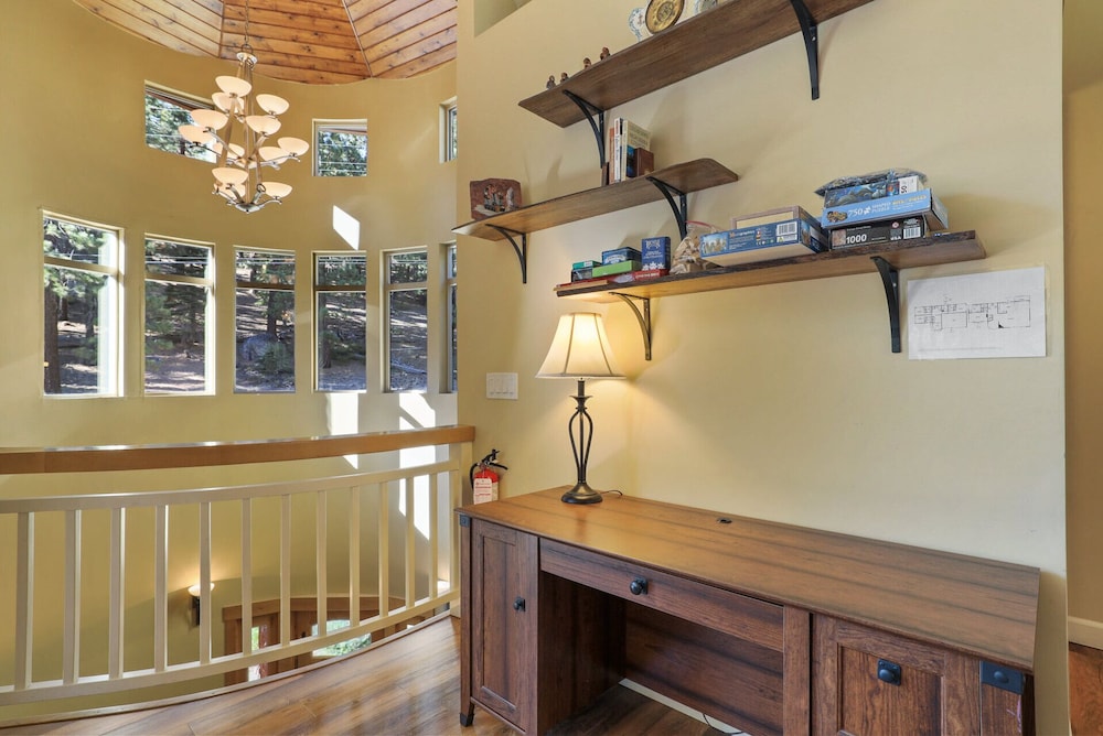 Heavenly Mountain Chalet - Skiing, Pets, Hot tub view 5