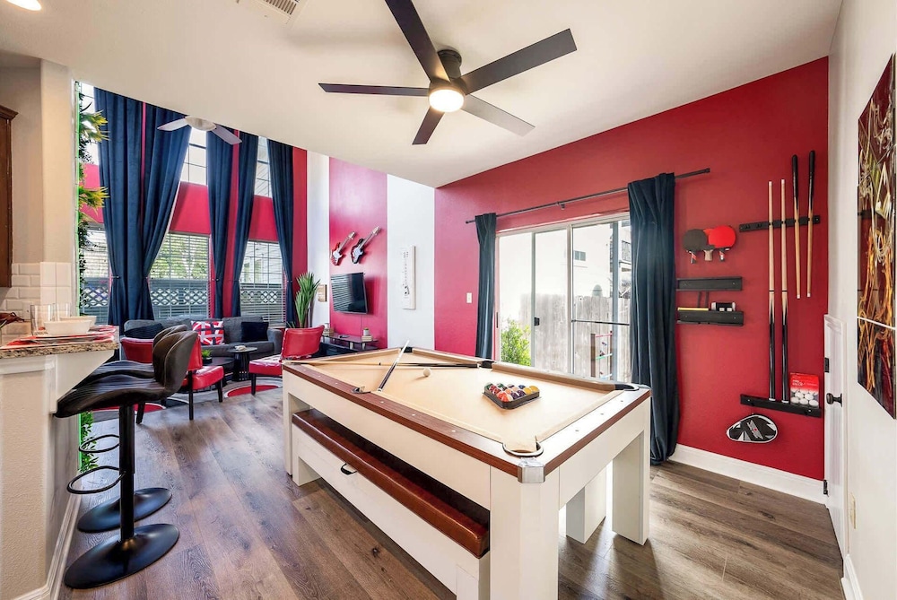 Upstay East Austin Retreat w Yard5min to Downtown