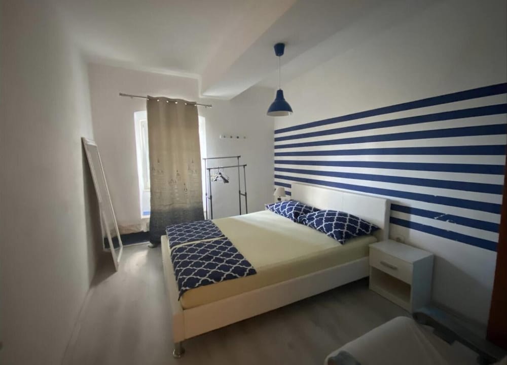 Authentic Villa With Terrace- Complete Privacy view 3