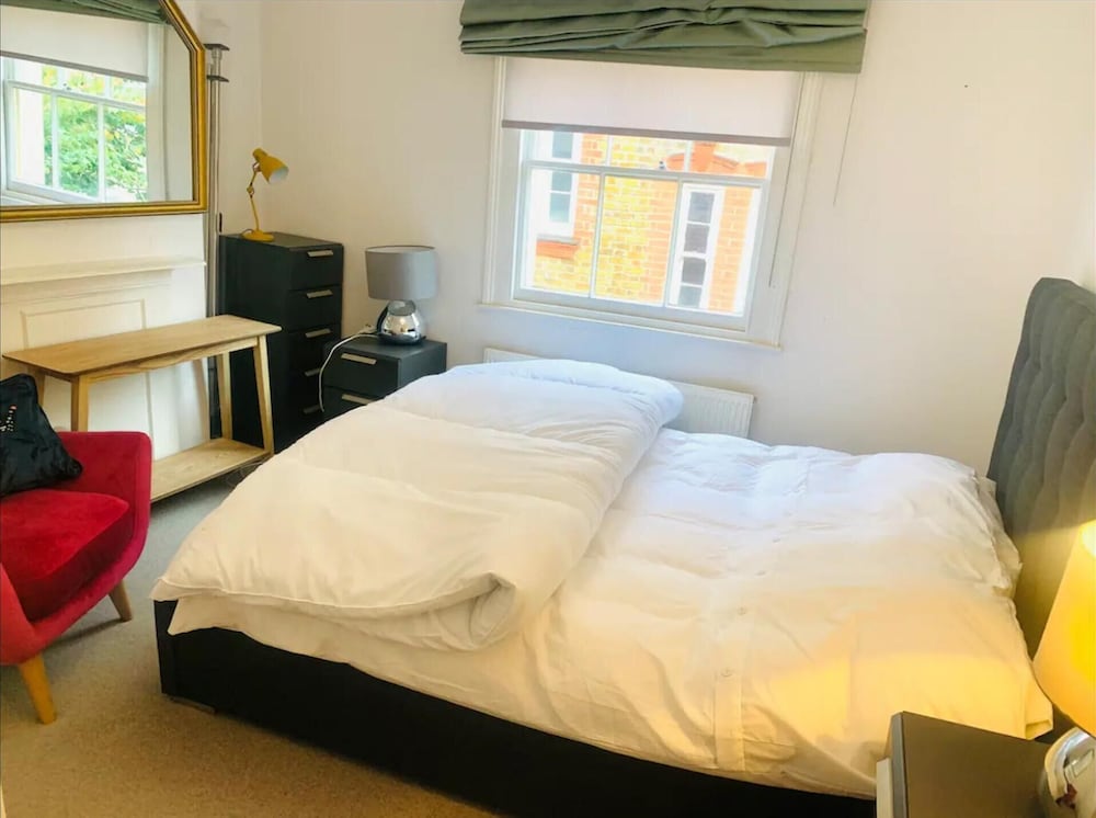Beautiful 1 Bed Apartment Mayfair London, England