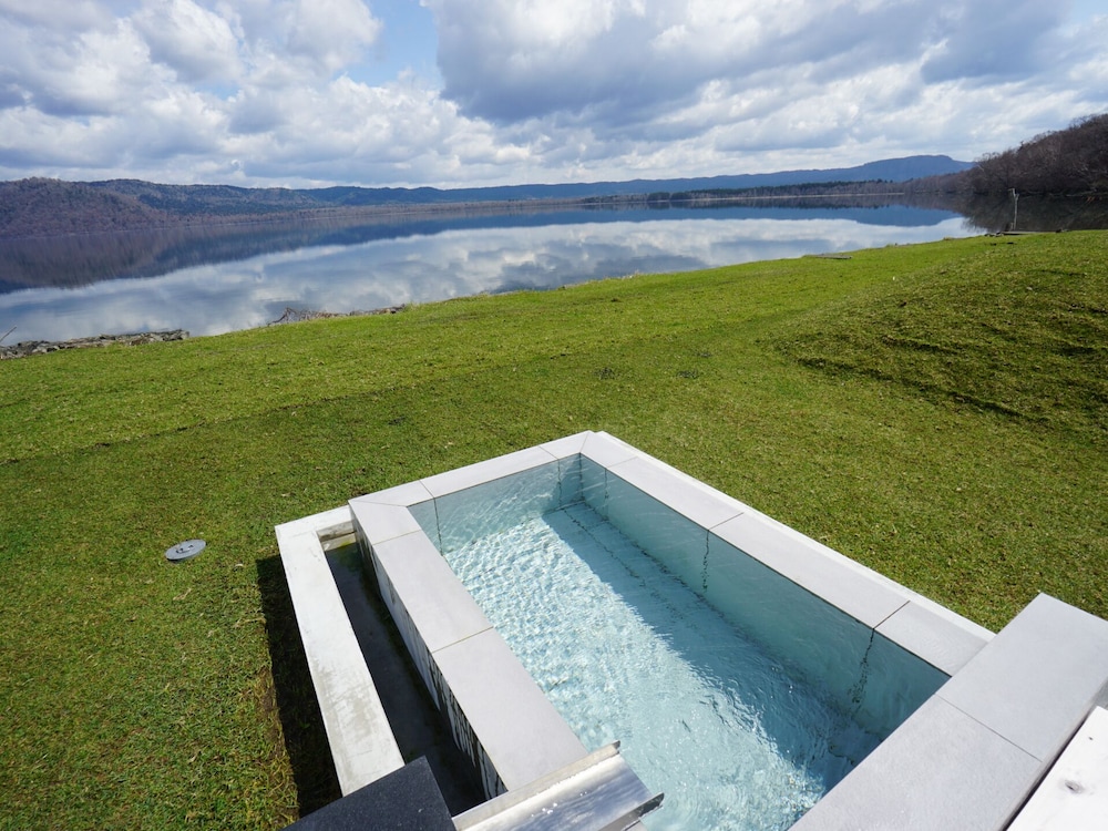 Sansui Lakeside Villa
