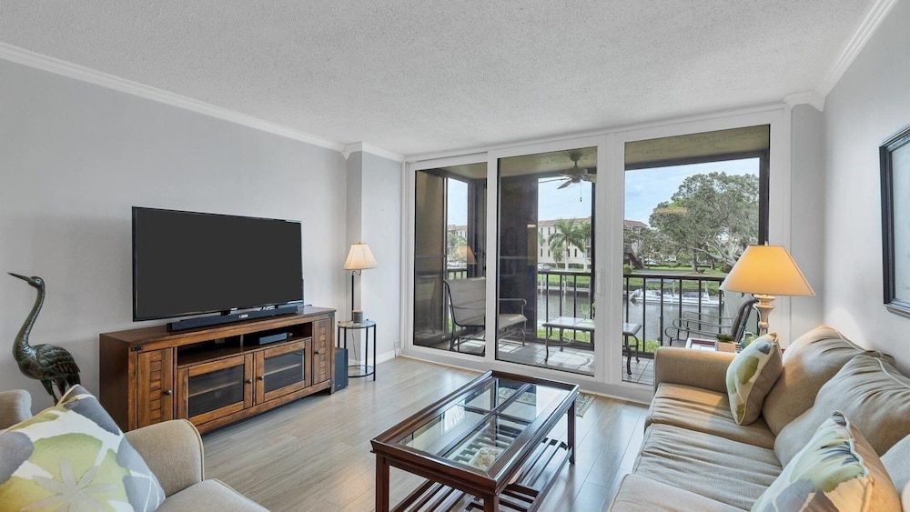 Quiet Condo Near Downtown Punta Gorda 2 Bedroom Condo