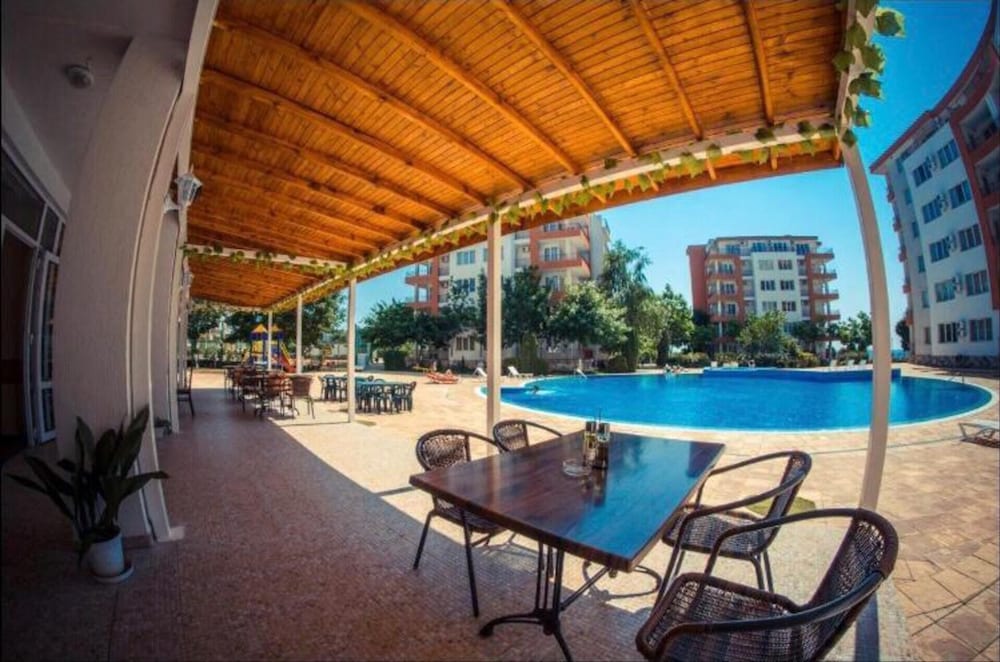 Seaside Studio Apartment in Ravda view 3