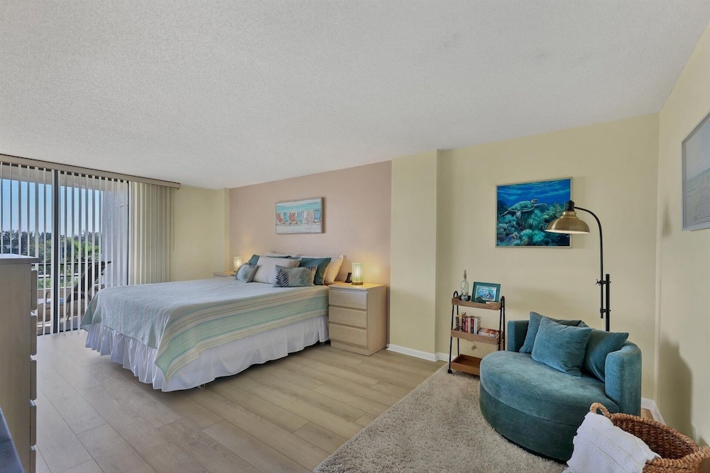 Anchorage Resort 5th Floor 2 bedroom condo with Beach Access 2 Condo