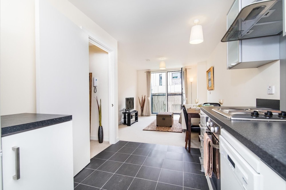 1-bed - Sleeps 2 - Near Victoria Coach Stn