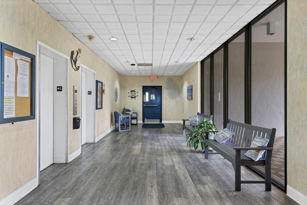 Anchorage Resort 5th Floor 2 bedroom condo with Beach Access 2 Condo