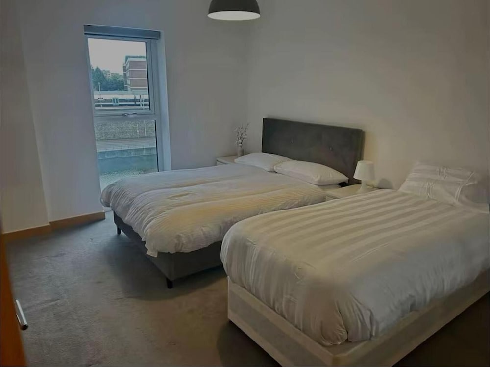 Dartford Apartment - Sleeps 3 - Central Stay