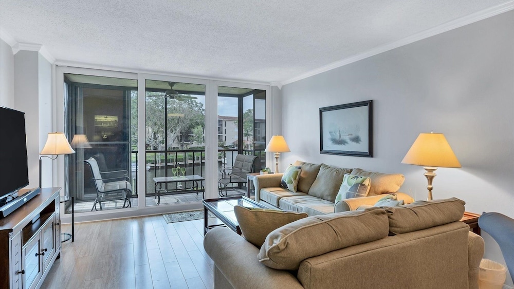 Quiet Condo Near Downtown Punta Gorda 2 Bedroom Condo