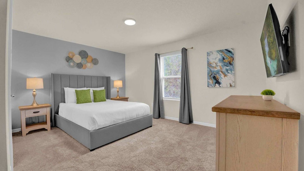 Upstay: Large Resort Home w Private Pool & Hot Tub