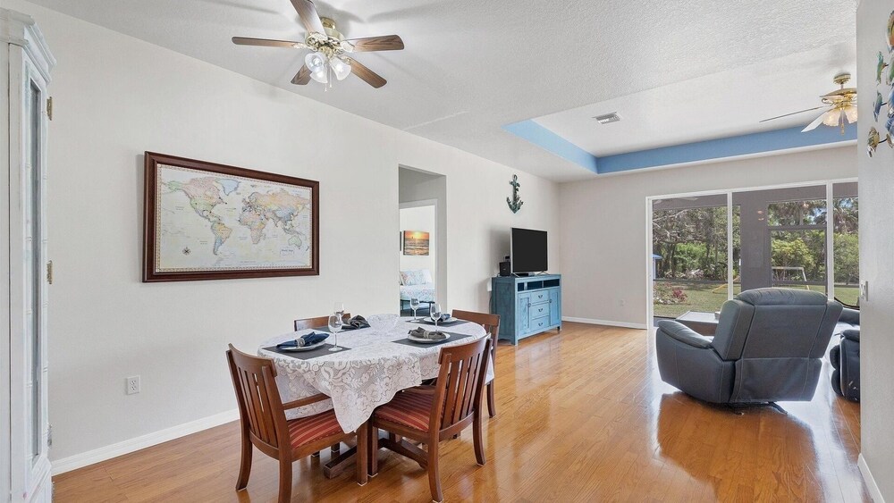 Close To Casey Key Nokomis Beach Pet Friendly Large Yard 3 Bedroom Home