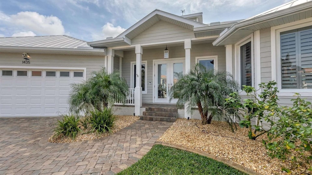 Height Of Luxury In Bird Section Of Punta Gorda Isles 3 Bedroom Home