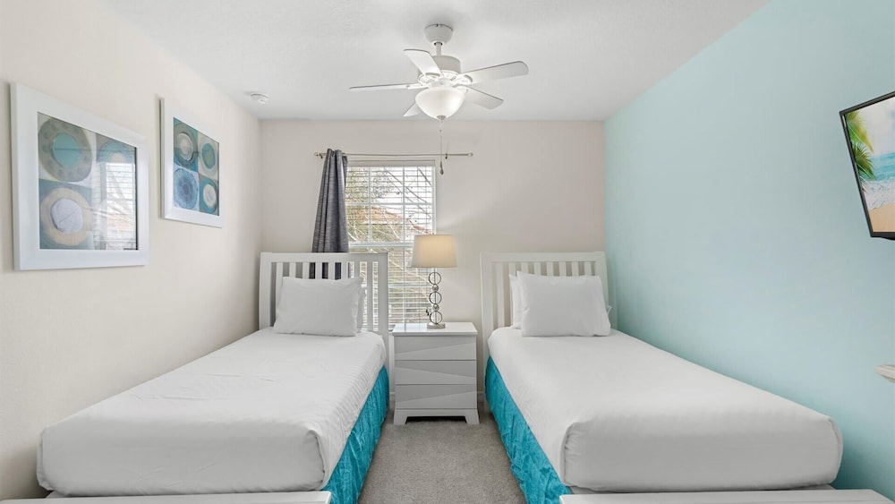 Spacious 4BR Family Townhouseprivate Pool & BBQ