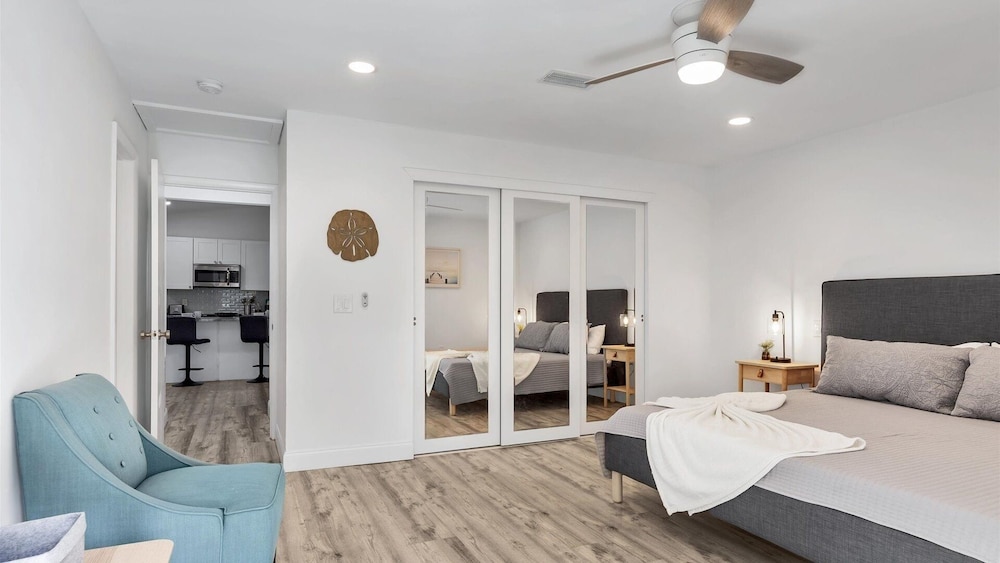 Downtown Sarasota Private Vacation Home - Minutes To Beaches, Beautiful Backyard, And Pet-friendly! 3 Bedroom Home