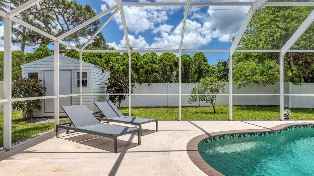 Sunset Oasis Englewood 2 Bedroom Private Pool Home Fully Fenced Yard- Dog friendly 2 Home