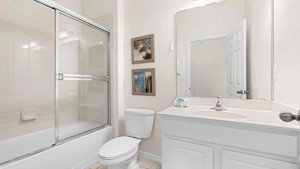 Spacious 4BR Family Townhouseprivate Pool & BBQ