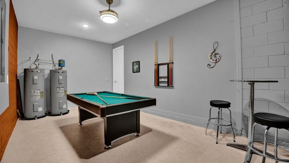 Upstay: Large Resort Home w Private Pool & Hot Tub
