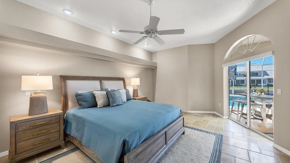Waterfront Punta Gorda Isles 3 Bedroom pool hot tub, dock, bikes office 3 Home