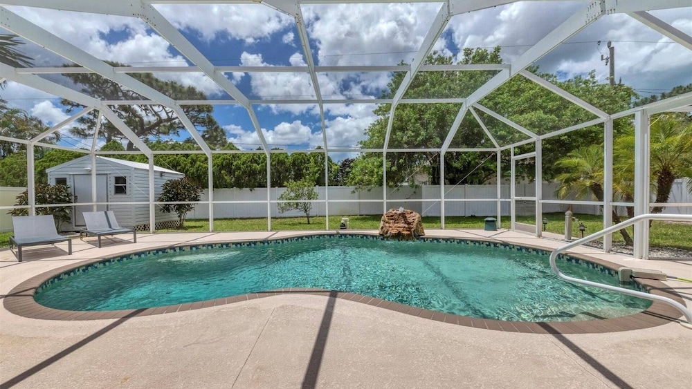 Sunset Oasis Englewood 2 Bedroom Private Pool Home Fully Fenced Yard- Dog friendly 2 Home