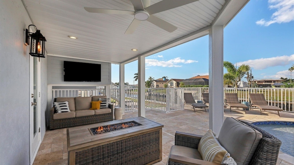 Englewood 3 Bedroom Private Pool+Spa Canal on Lemon Bay Home 3 Home