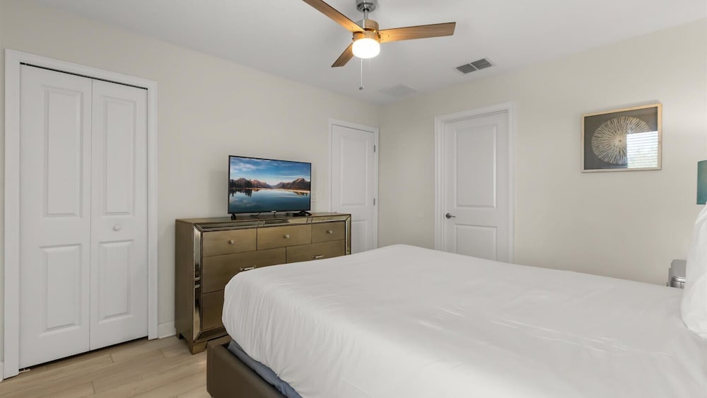 Championsgate Family Homepool, Hot Tub & Cinema