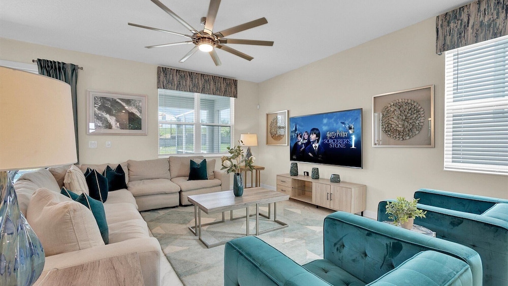 Championsgate 8 bedroom, Game room, Pool, Theater 8 Home