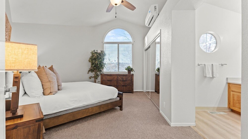 NEW Cityside Stay 3BR Retreat Near DT w Patio
