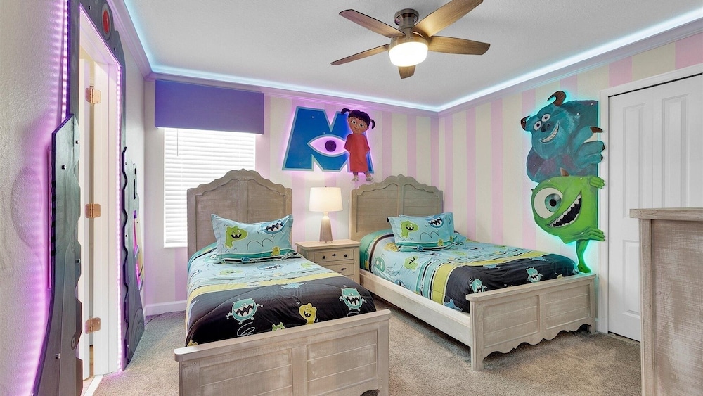 Championsgate 8 bedroom, Game room, Pool, Theater 8 Home