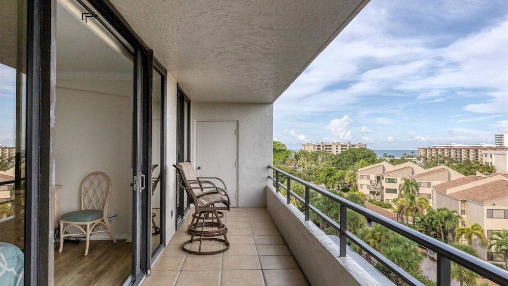 Anchorage Resort 3 bedroom Luxury Condo w Balcony, Pool Table, Near Beach 3 Condo