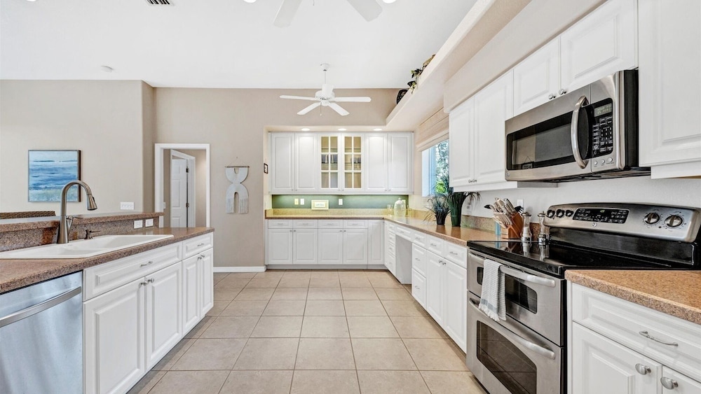 Rotonda West 3 Bedroom Private Pool/Spa Vacation Home. Only 10 miles to Gulf Beaches 3 Home