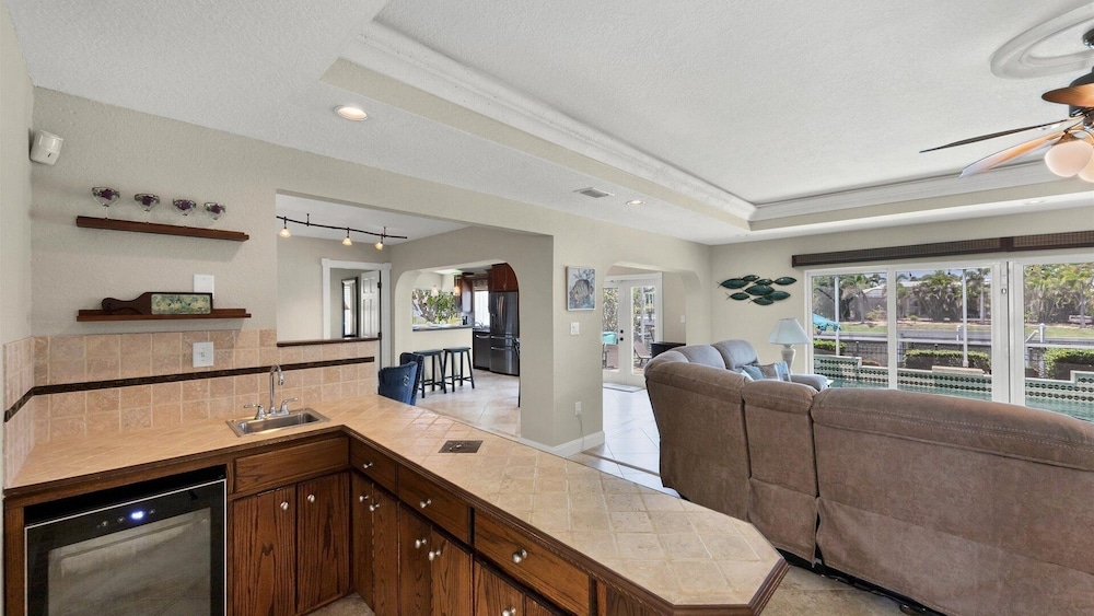 Family-friendly Waterfront 4br Pool Punta Gorda Isles 4 Bedroom Home