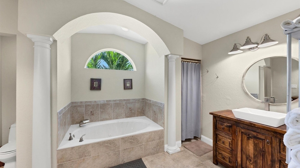 Family-friendly Waterfront 4br Pool Punta Gorda Isles 4 Bedroom Home