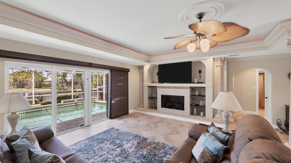 Family-friendly Waterfront 4br Pool Punta Gorda Isles 4 Bedroom Home