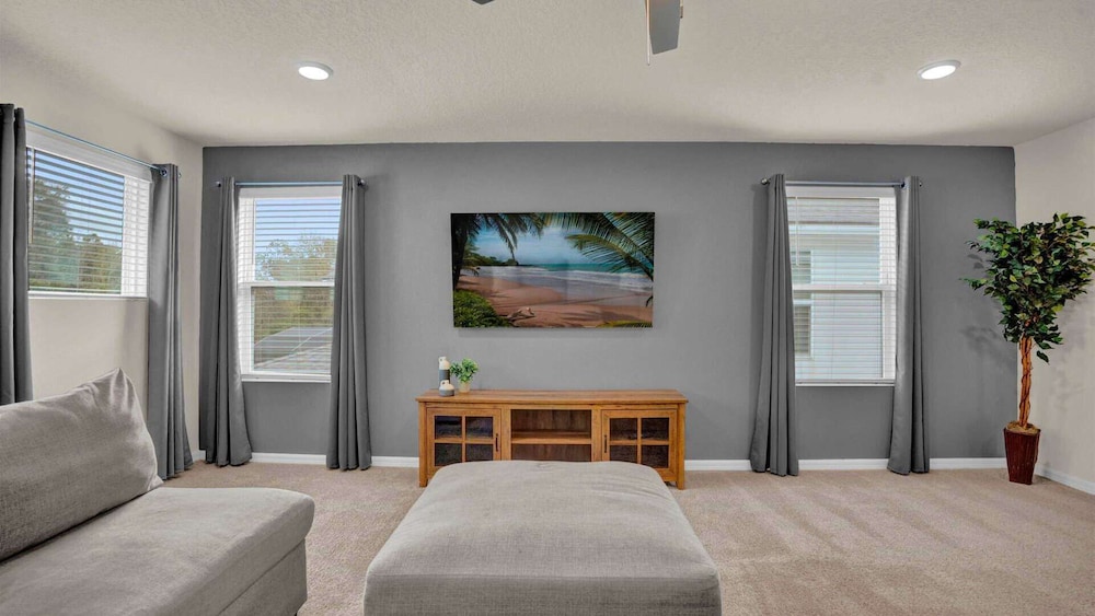 Upstay: Large Resort Home w Private Pool & Hot Tub