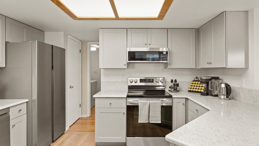 NEW Cityside Stay 3BR Retreat Near DT w Patio