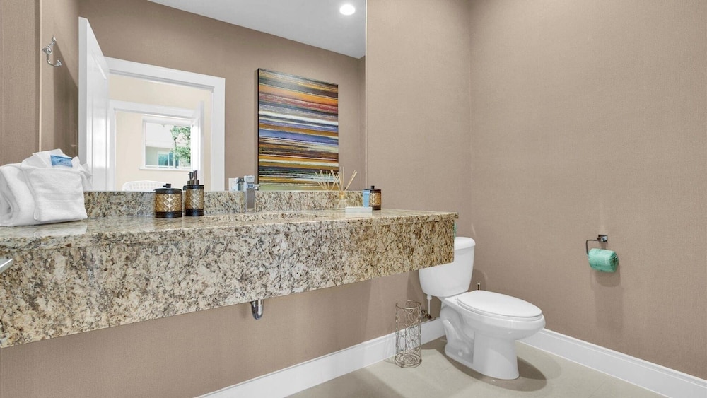Magic Village Resort 4 Bedroom townhome with Outdoor Kitchen 4 Townhouse