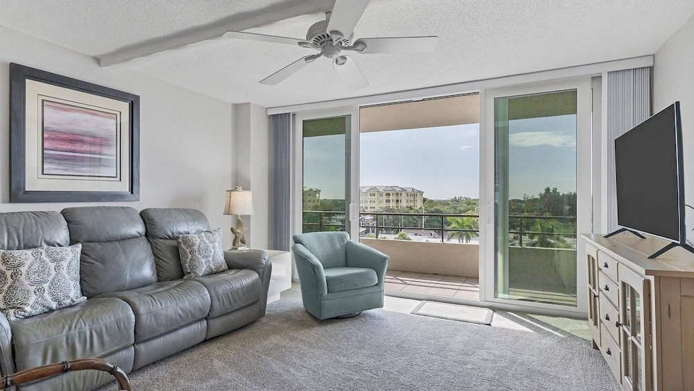 Anchorage Resort Siesta Key 6th Floor 2 bedroom Condo Beach Access 2 Condo