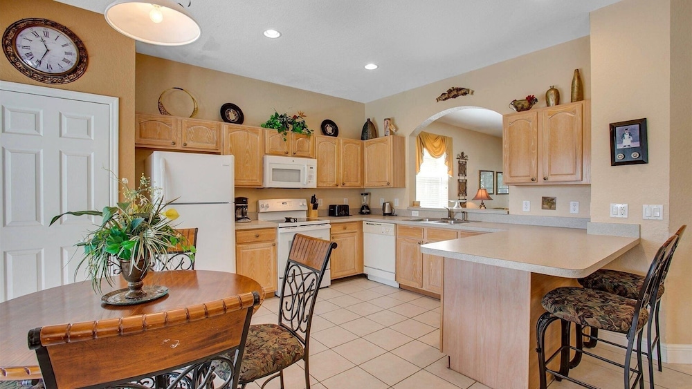 Windsor Hills Resort 6 Bedroom Home with Water Views 6 Home