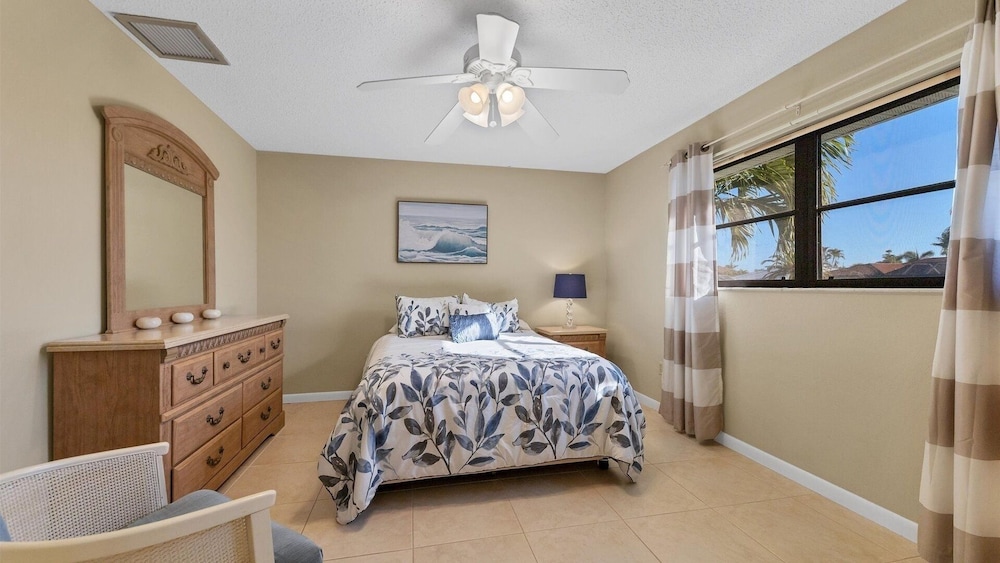 Punta Gorda Isles Private Pool/spa Home On Canal/ Bikes 3 Bedroom Home