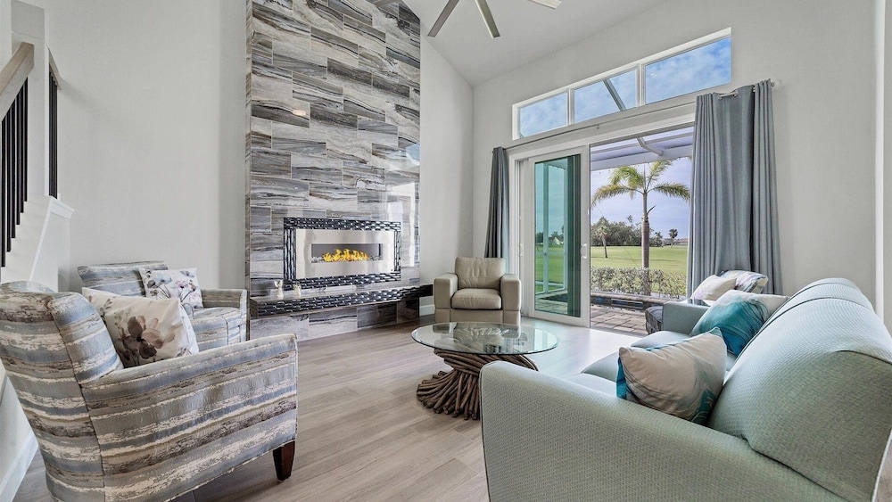 Golf Course View, Private Pool/hot Tub, Punta Gorda Isles 2 Bedroom Townhouse