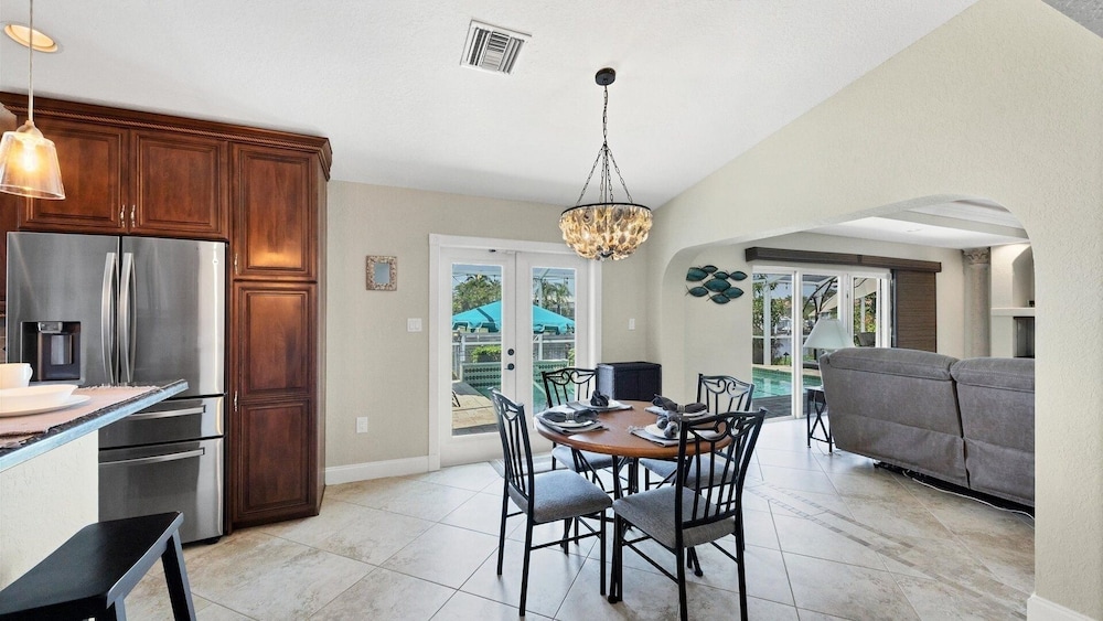 Family-friendly Waterfront 4br Pool Punta Gorda Isles 4 Bedroom Home