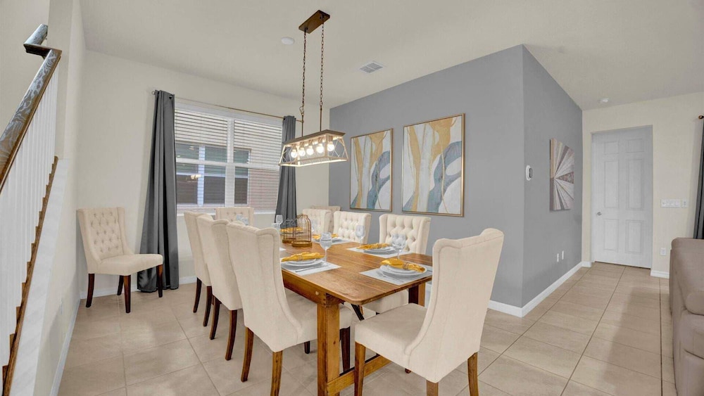 Upstay: Large Resort Home w Private Pool & Hot Tub