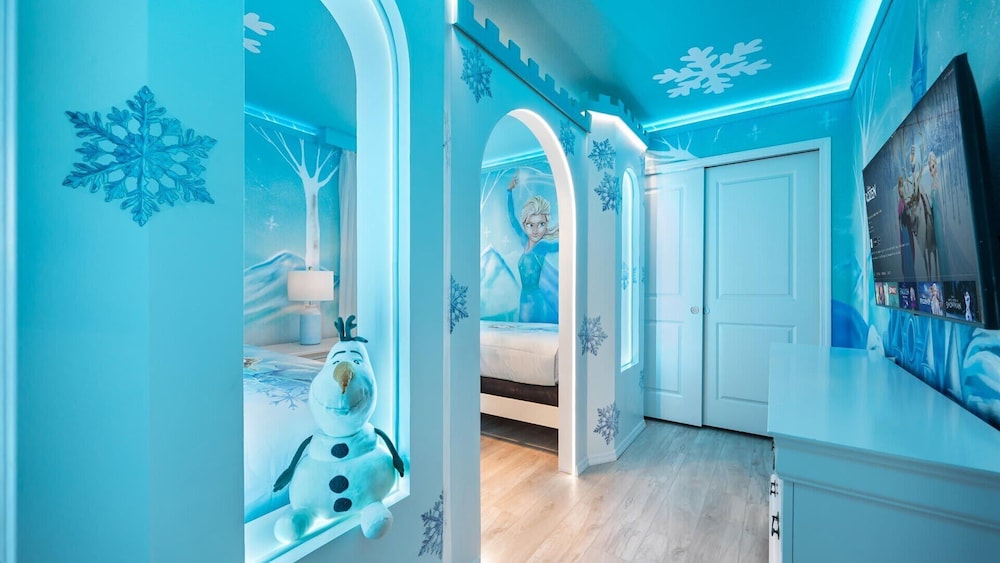 Exquisite 10br Luxury Villa Pool Hot Tub Arcade